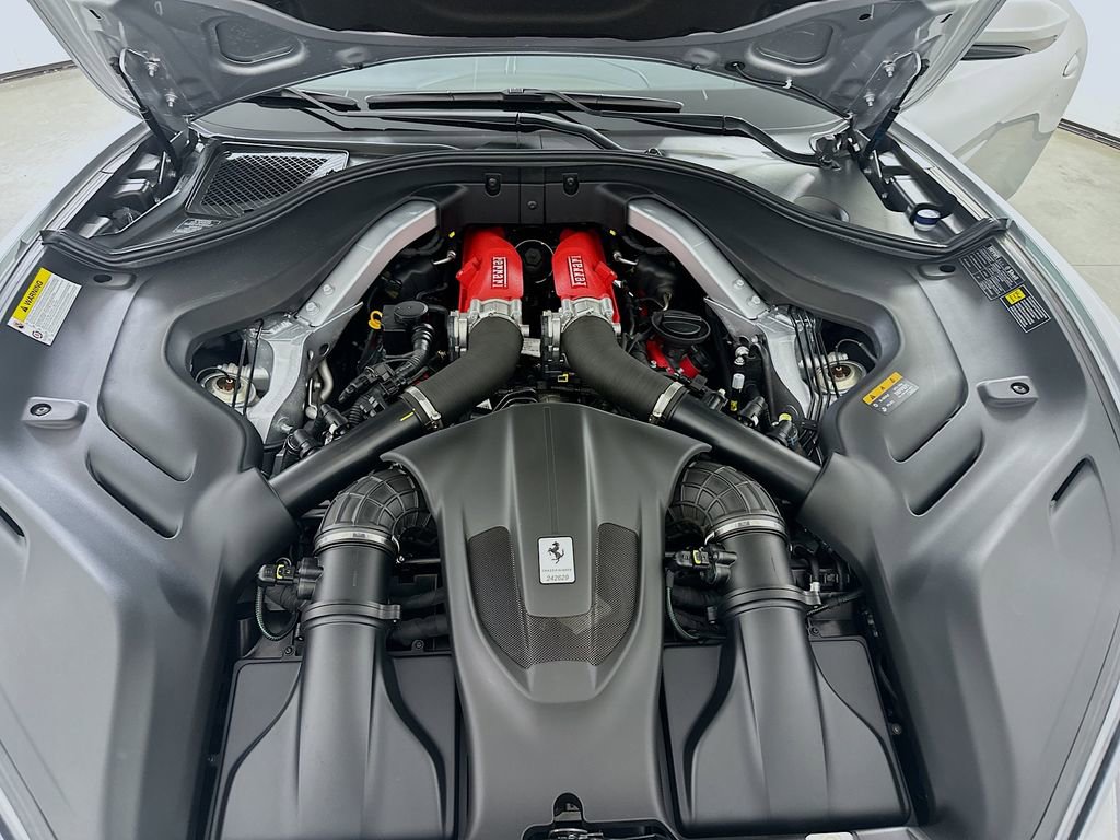 Used 2019 Ferrari Portofino image 27