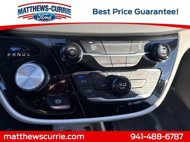 Used 2024 Chrysler Voyager LX image 20