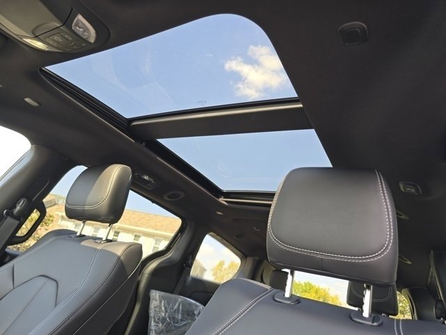 New 2026 Chrysler Pacifica Select image 5