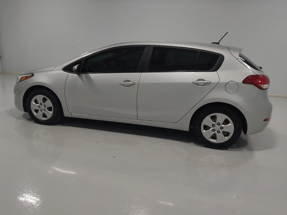 Used 2017 Kia Forte LX image 3