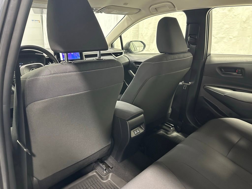Used 2025 Toyota Corolla LE image 46