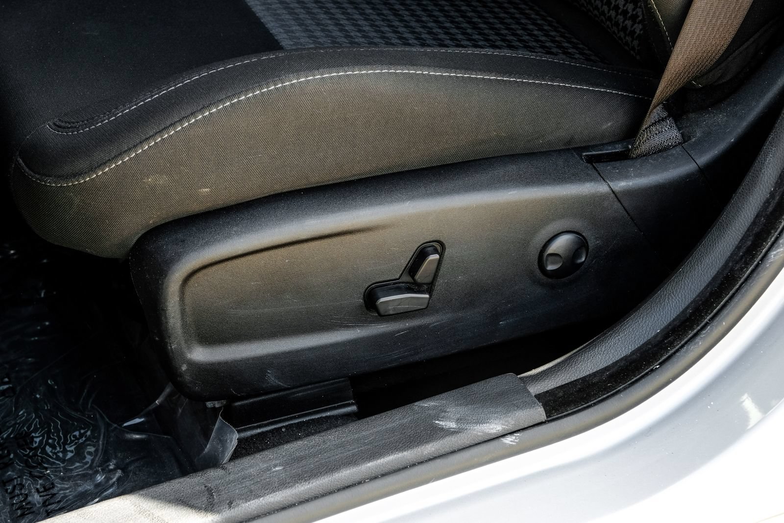 Used 2023 Dodge Charger Scat Pack w/ Harman/Kardon Audio Group RWD image 35