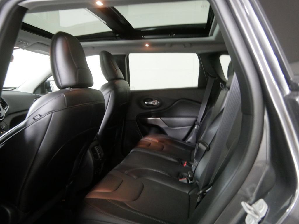 Used 2022 Jeep Cherokee Limited AWD/4WD image 22