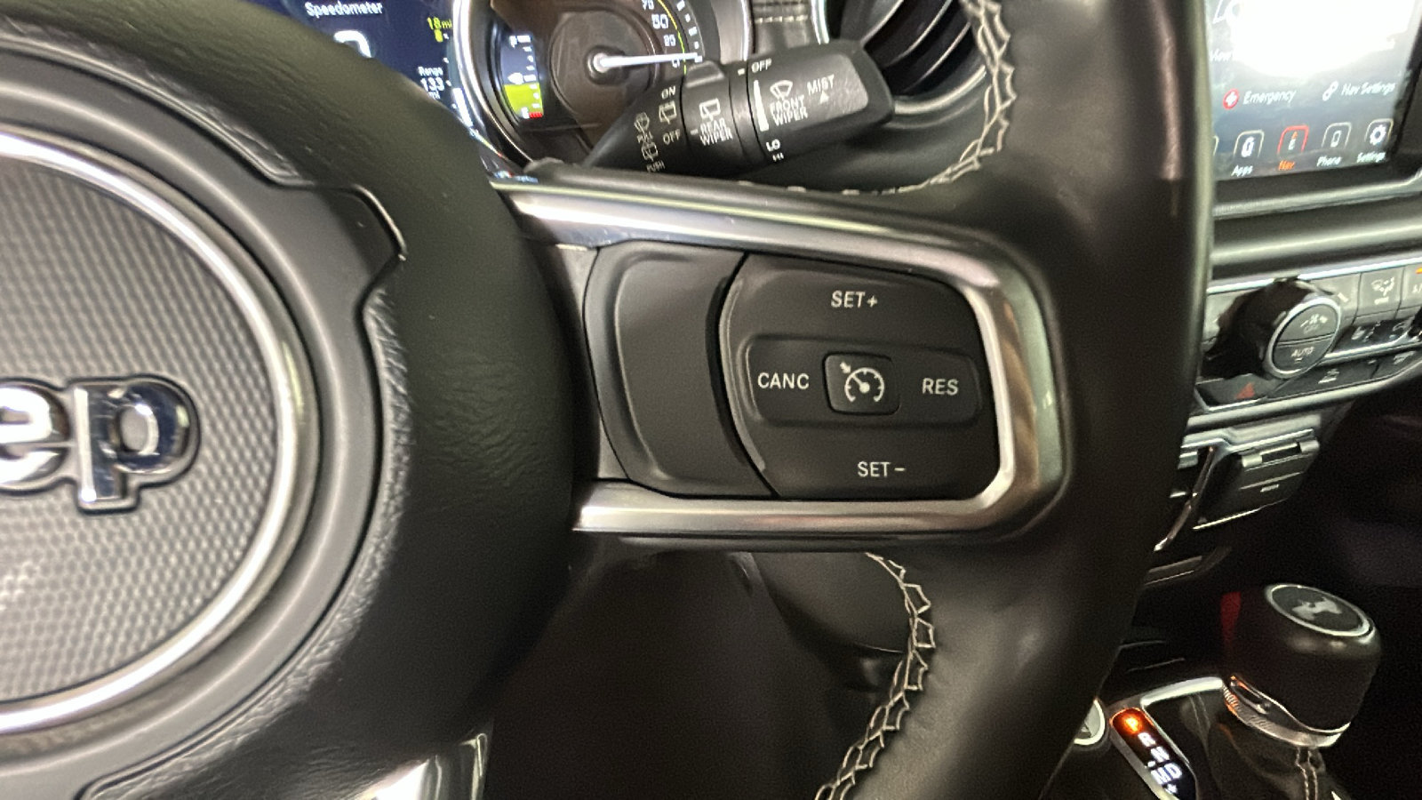 Used 2023 Jeep Wrangler Unlimited Sahara w/ Dual Top Group AWD/4WD image 18