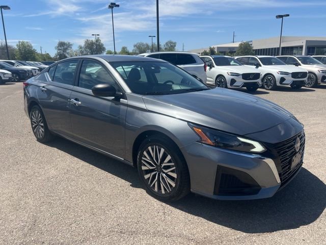 Used 2024 Nissan Altima 2.5 SV