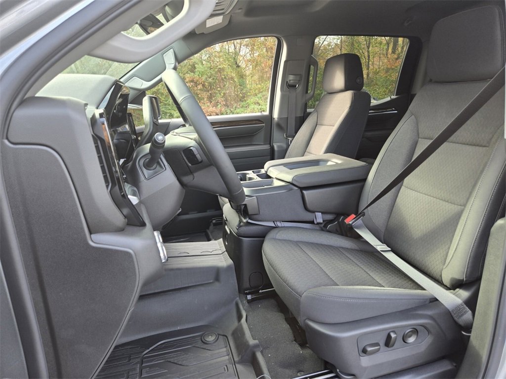 New 2026 GMC Sierra 1500 SLE image 13