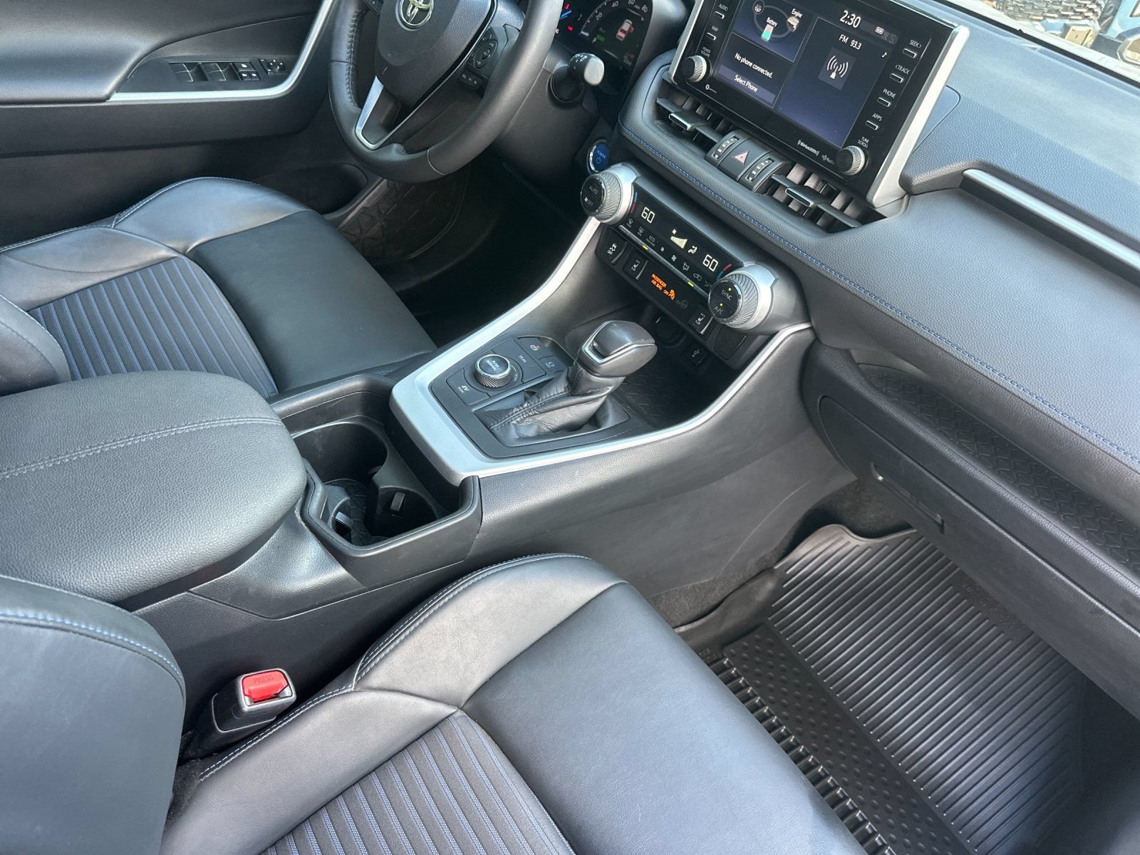 Used 2021 Toyota RAV4 XSE w/ XSE Grade Weather Package AWD/4WD image 16