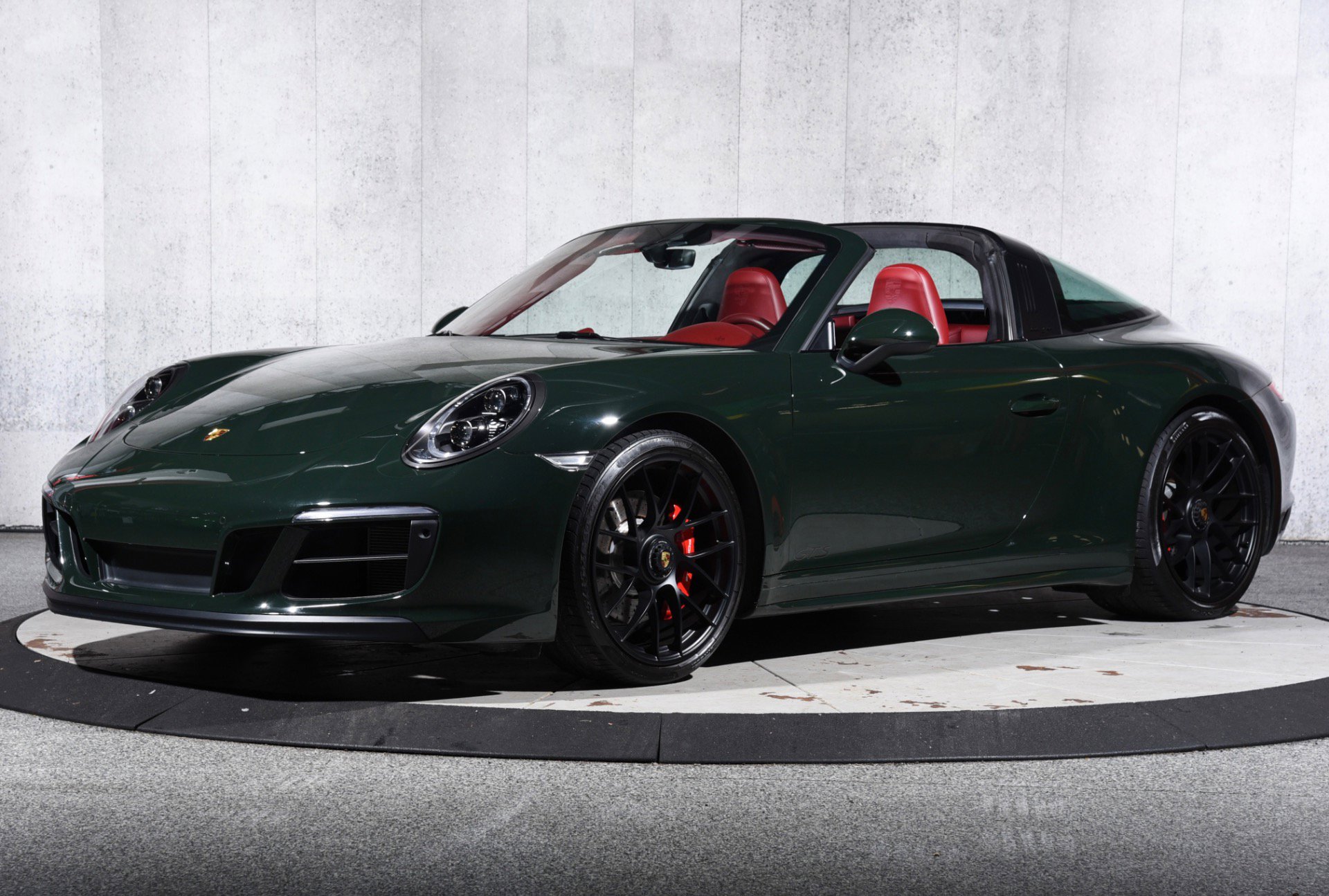 Used 2019 Porsche 911 Targa 4 GTS image 2