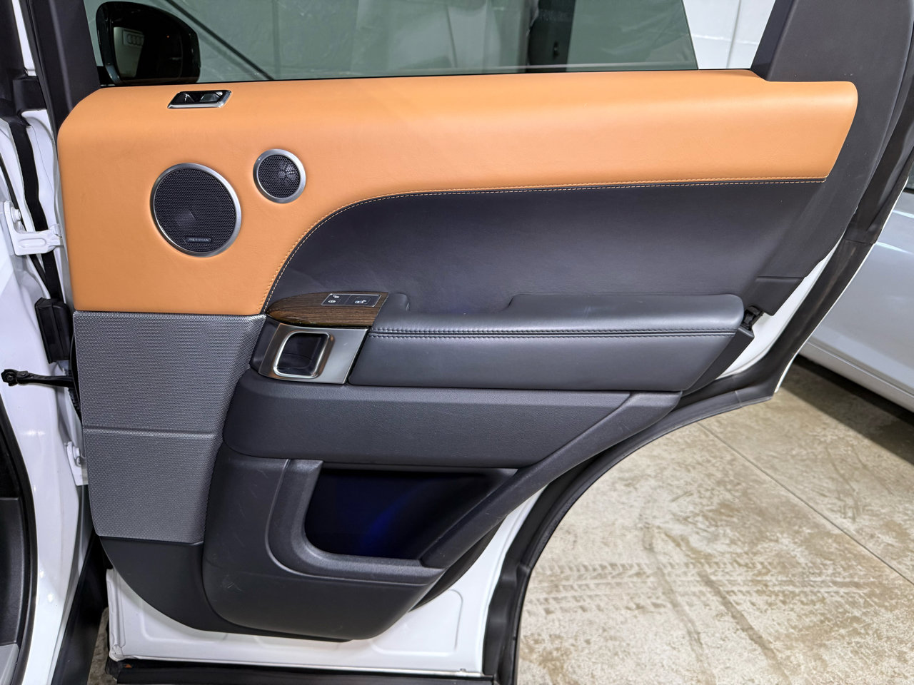 Used 2018 Land Rover Range Rover Sport Supercharged image 38