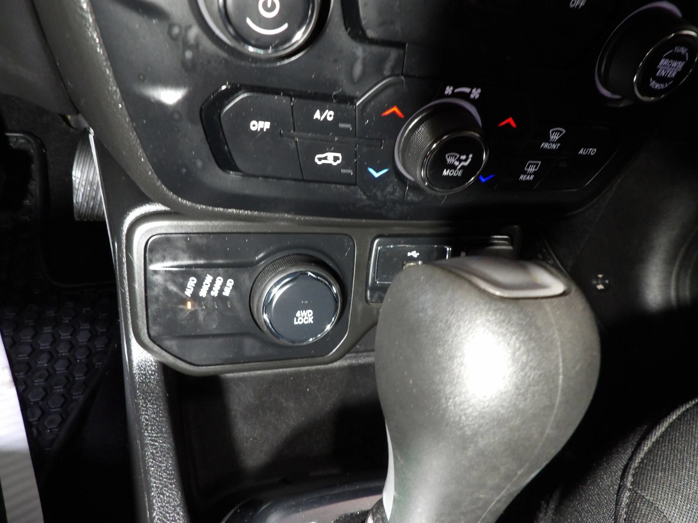 Used 2018 Jeep Renegade Sport w/ Power & Air Group AWD/4WD image 16