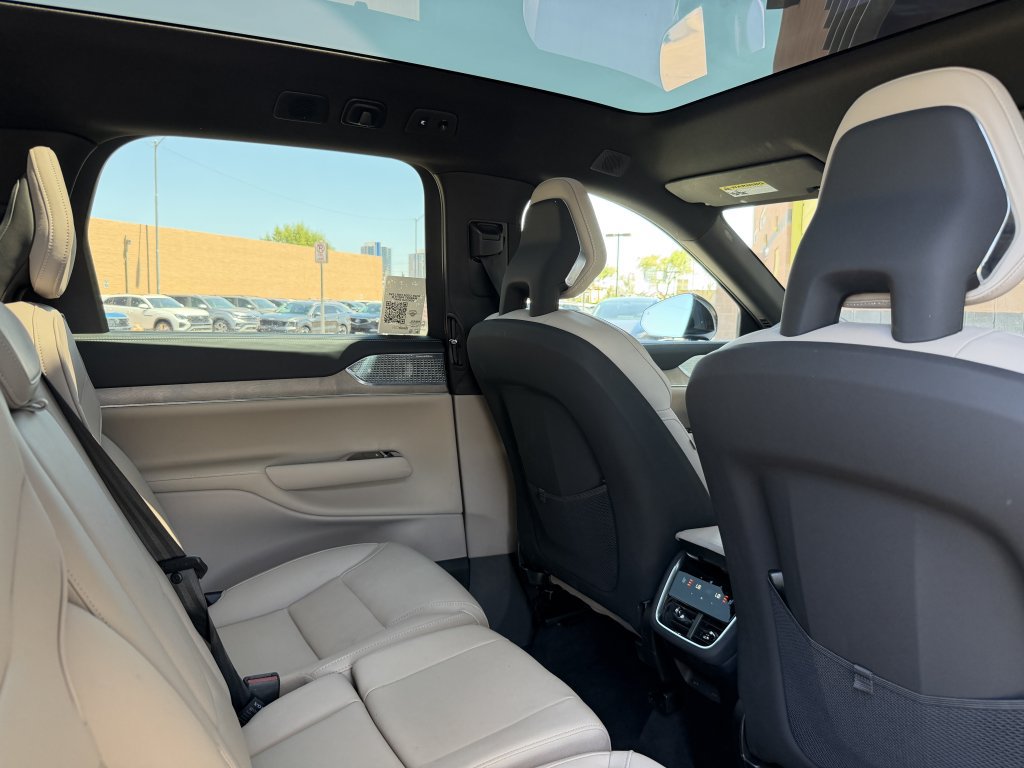 Used 2025 Volvo EX90 Ultra AWD/4WD image 41