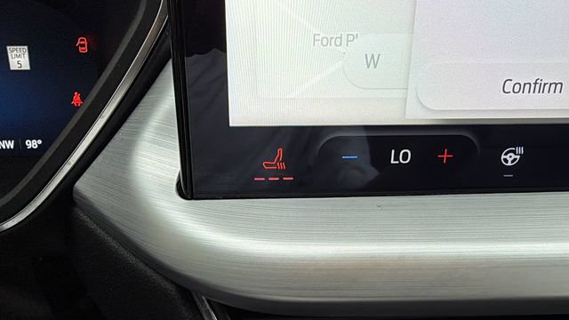 Certified 2024 Ford Escape Platinum AWD/4WD image 30