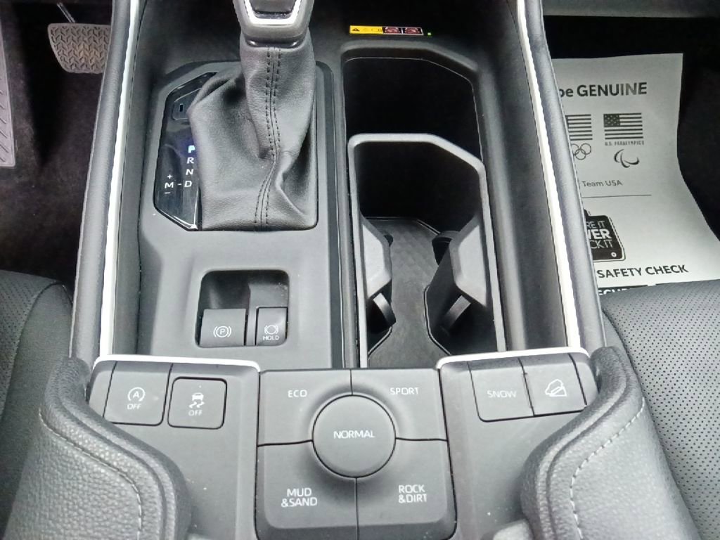 Used 2025 Toyota Grand Highlander AWD image 23