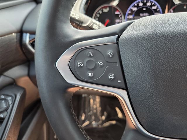 Used 2023 Chevrolet Traverse High Country FWD image 34