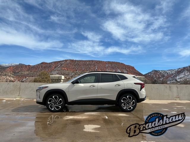 New 2026 Chevrolet Trax RS w/ Driver Confidence Package image 4