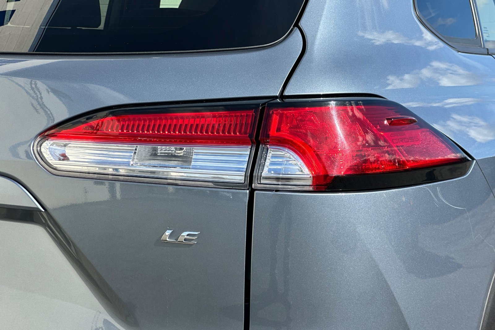 Used 2022 Toyota Corolla Cross LE image 37