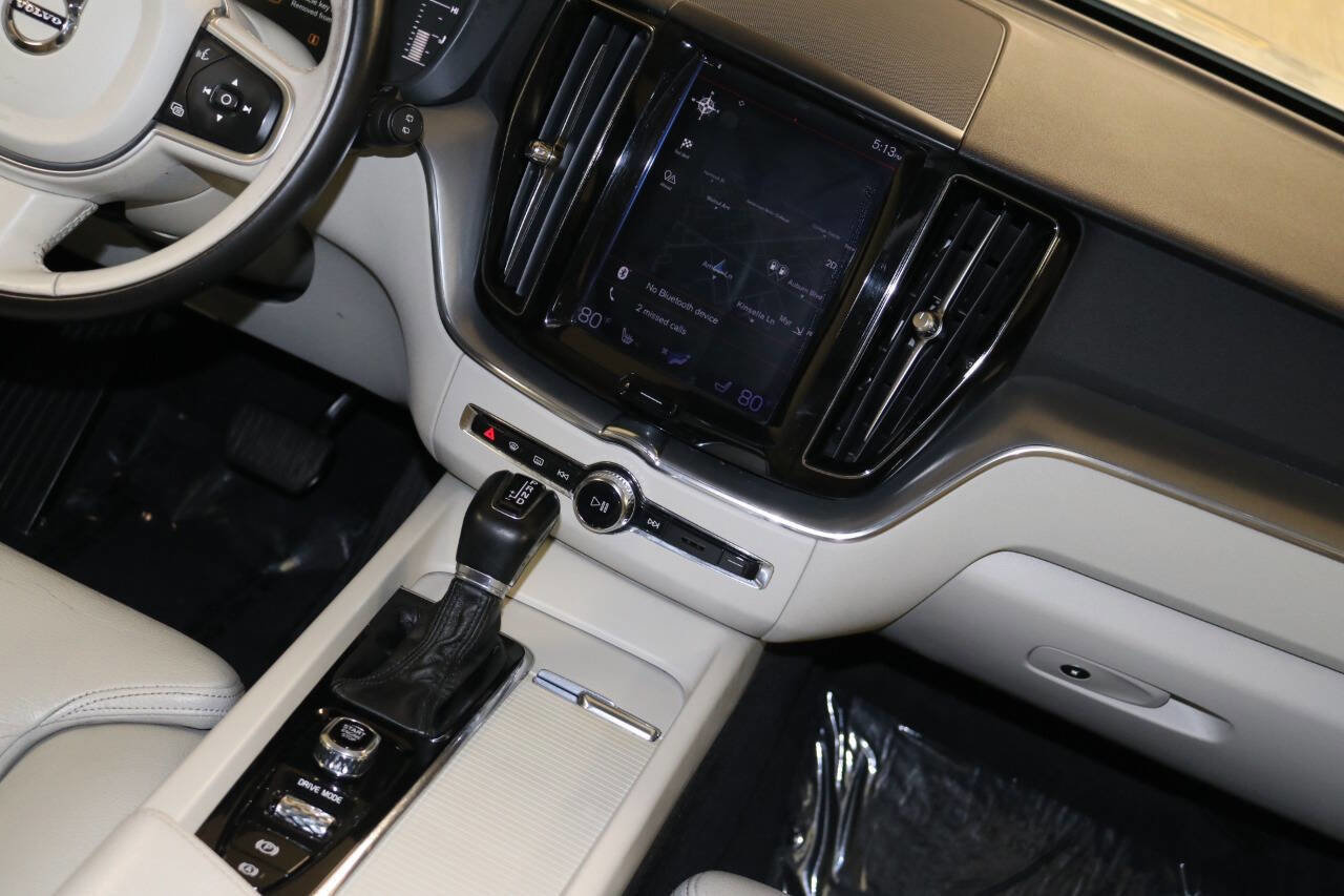 Used 2019 Volvo XC60 T5 Momentum w/ Premium Package AWD/4WD image 21