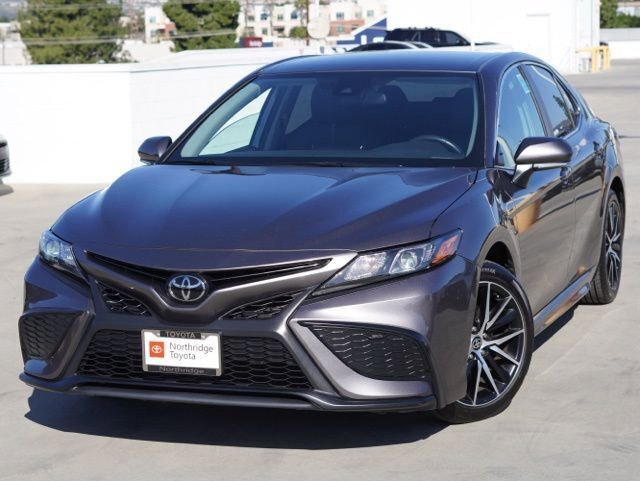 Used 2023 Toyota Camry SE image 5