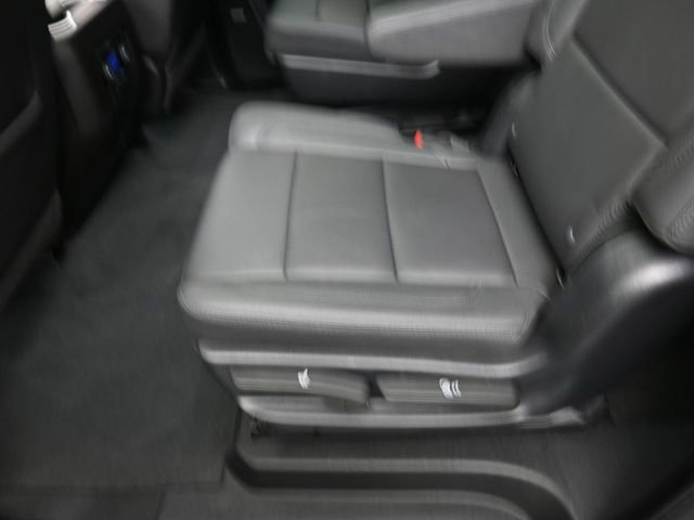 Used 2025 Chevrolet Suburban LT w/ Comfort Package AWD/4WD image 22