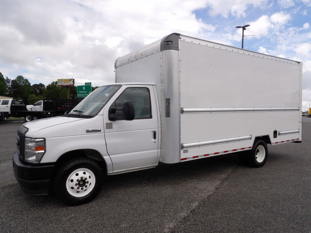Used 2021 Ford E-350 and Econoline 350 Super Duty RWD image 3