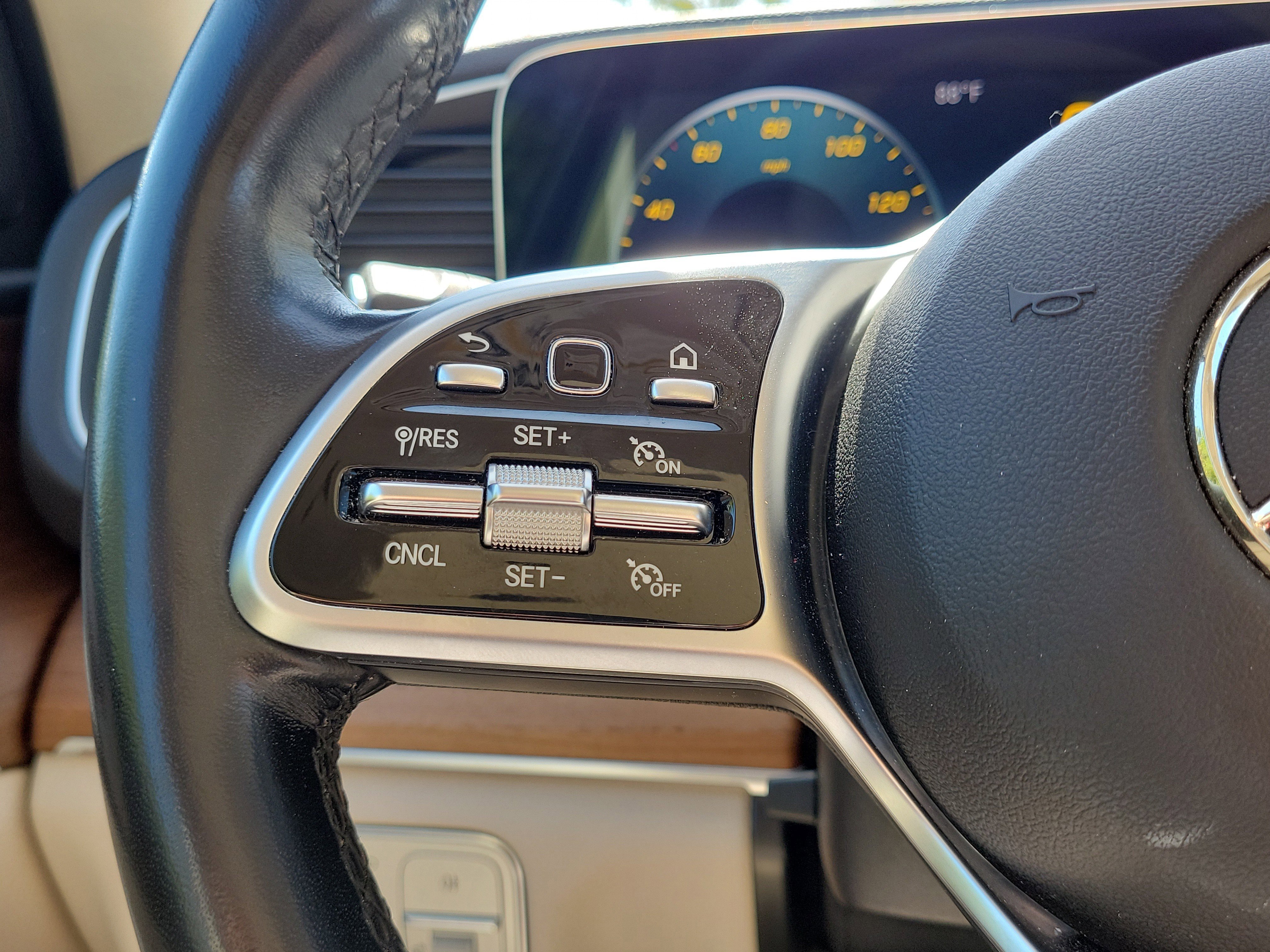 Used 2023 Mercedes-Benz GLE 350 4MATIC image 23