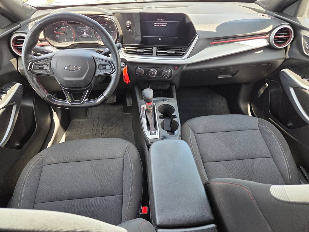Used 2024 Chevrolet Trax RS FWD image 8
