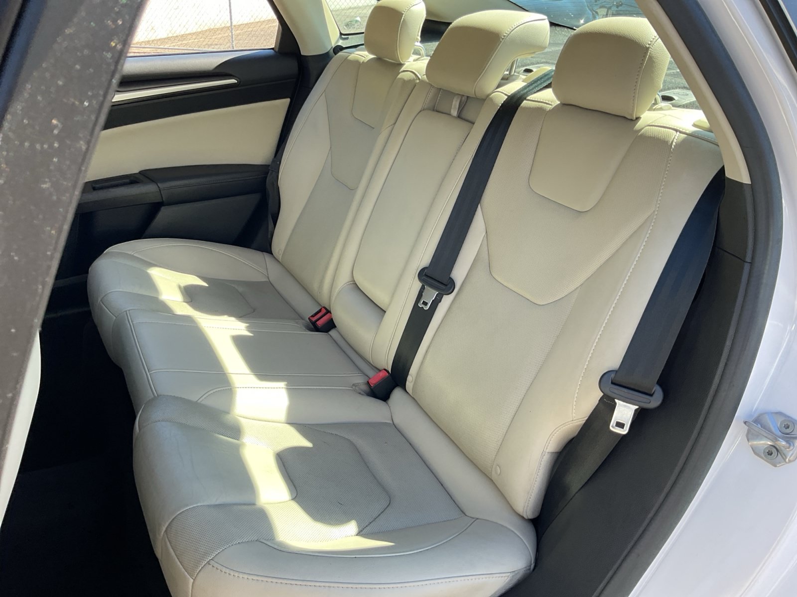 Used 2017 Ford Fusion Energi Titanium FWD image 19