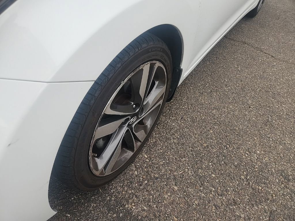 Used 2014 Hyundai Elantra Limited FWD image 8