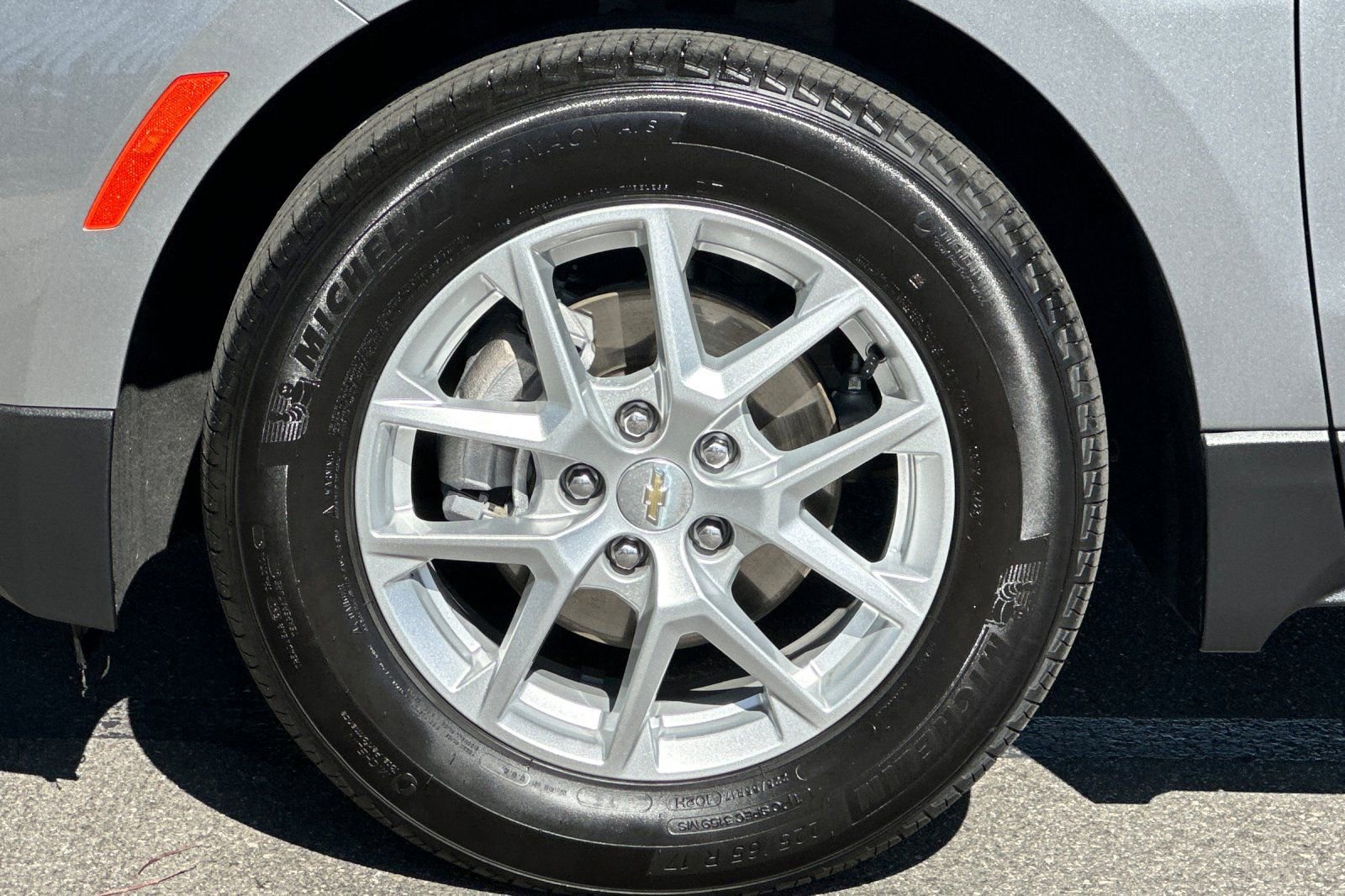 Used 2024 Chevrolet Equinox LS image 32