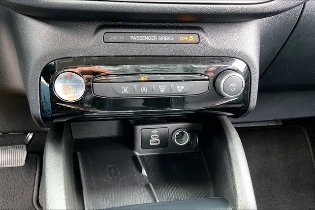 Used 2025 Ford Escape Platinum AWD/4WD image 16