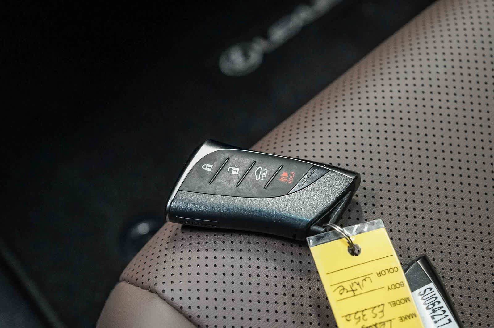 Used 2025 Lexus ES 300h w/ Premium Package FWD image 27