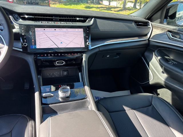 New 2027 Jeep Grand Cherokee Limited AWD/4WD image 14