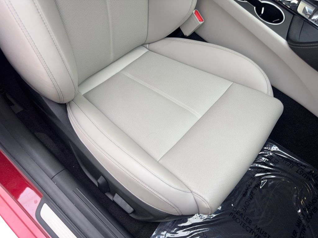 Used 2023 Genesis G70 2.0T image 47