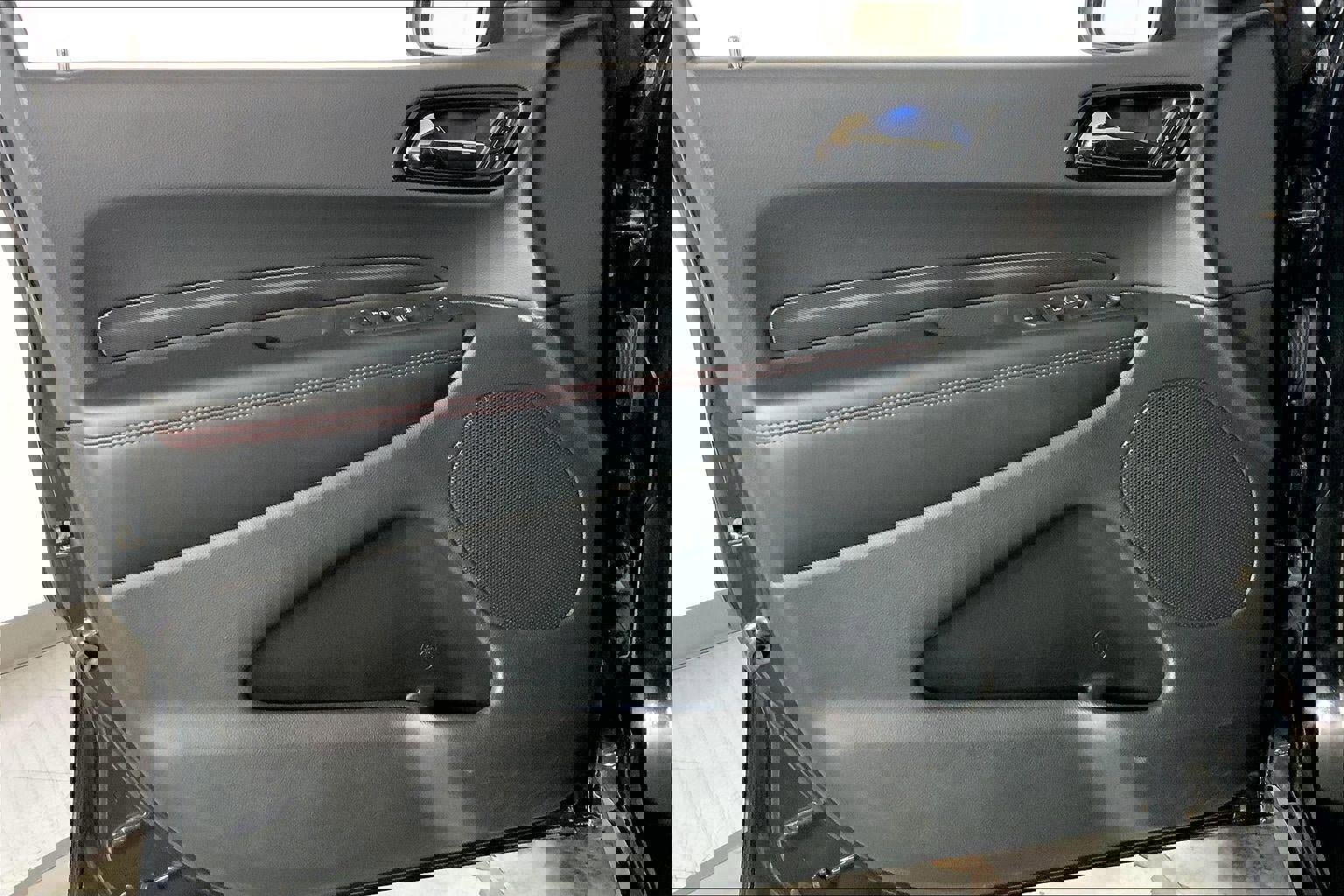 Used 2025 Dodge Durango GT image 25