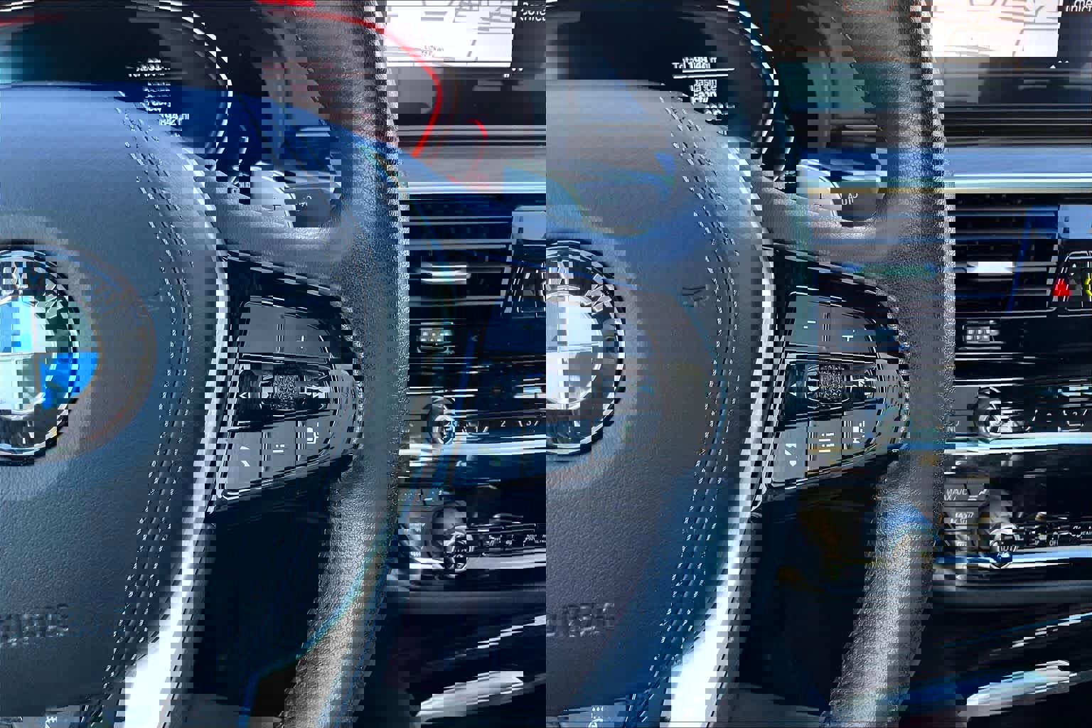 Used 2022 BMW 530i xDrive w/ Premium Package image 22