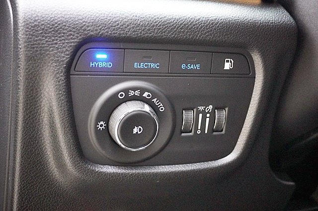 New 2023 Jeep Grand Cherokee Limited 4xe image 31