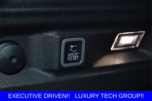 Used 2023 Jeep Grand Cherokee L Limited w/ Luxury Tech Group II AWD/4WD image 18