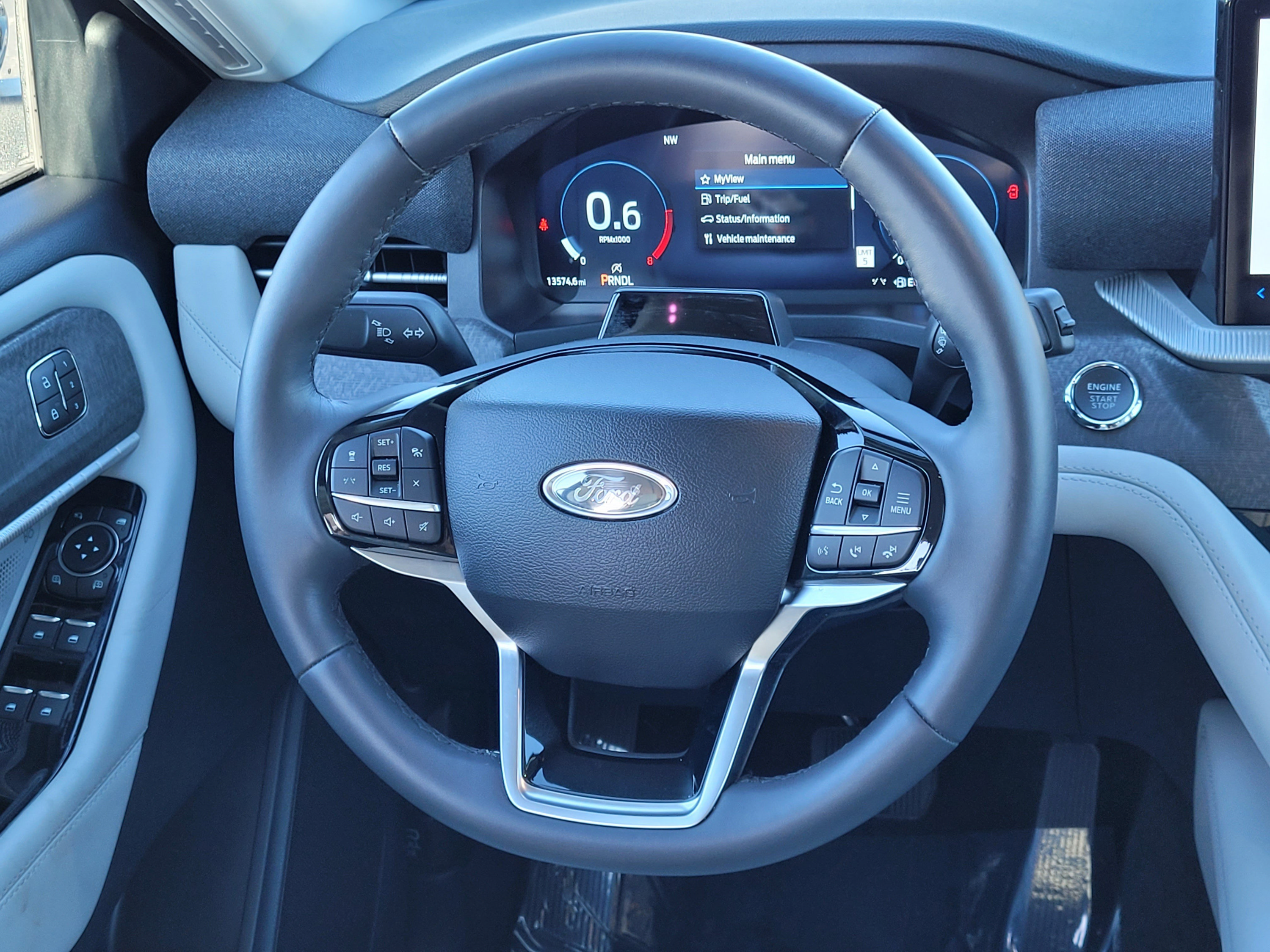 Used 2025 Ford Explorer Platinum w/ Ultimate Package AWD/4WD image 12