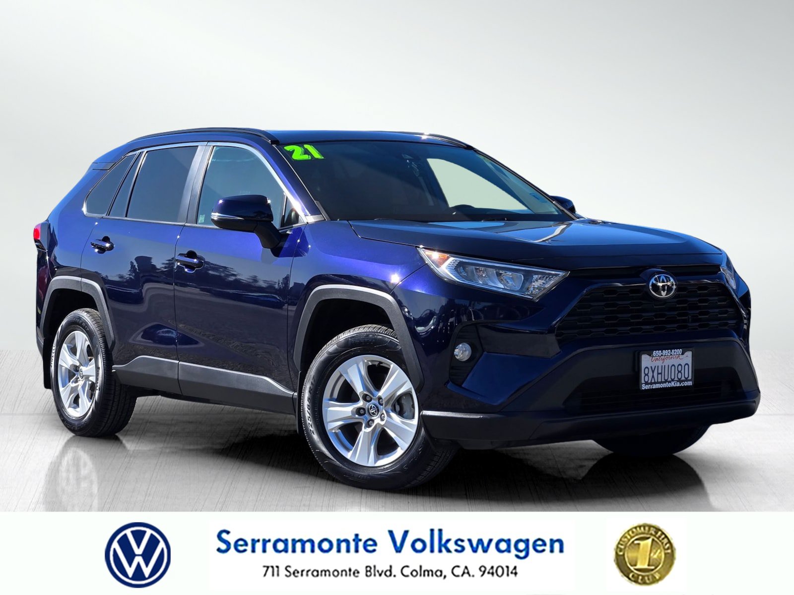 Used 2021 Toyota RAV4 XLE w/ Convenience Package FWD image 1
