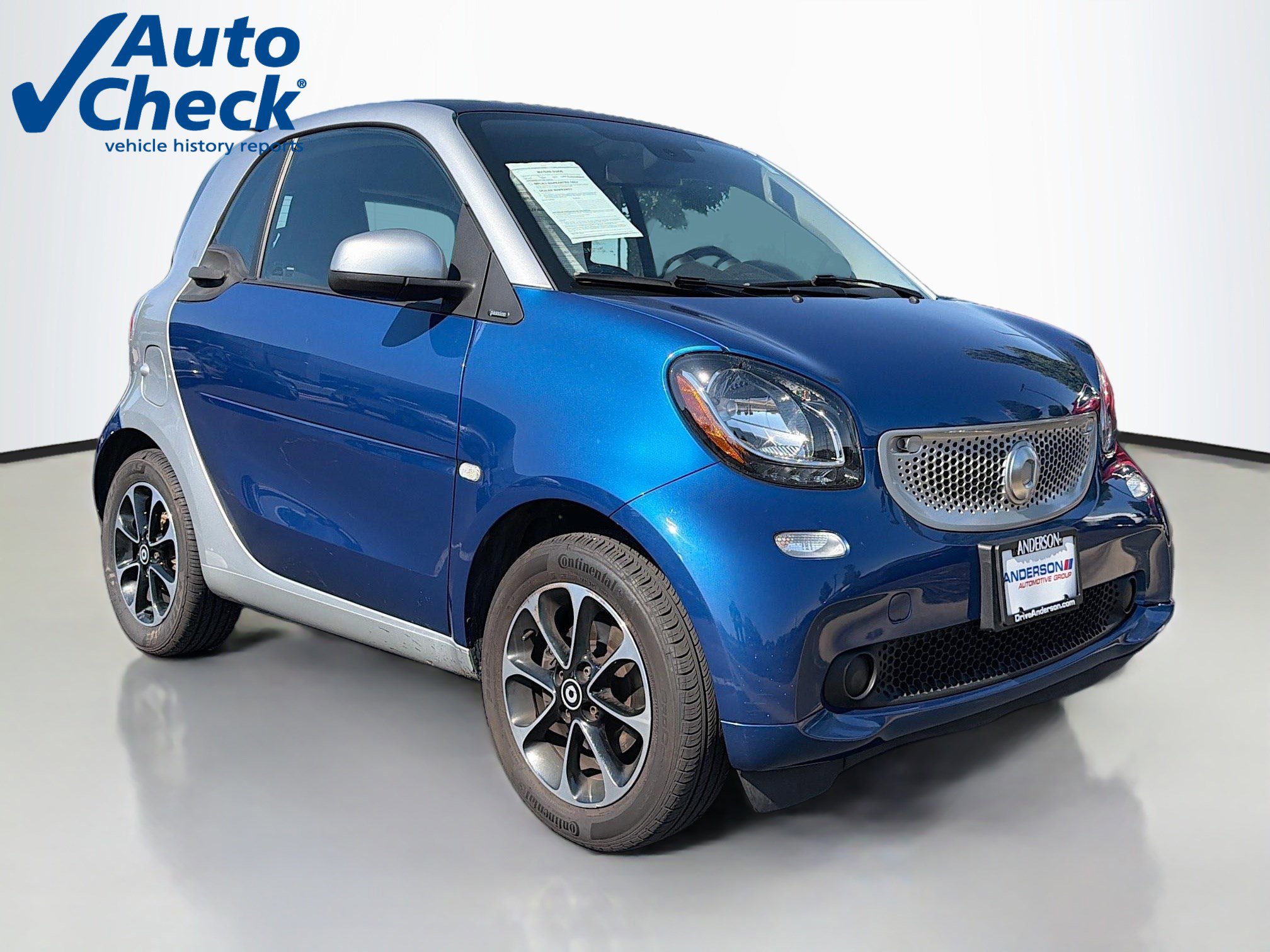 Used 2016 smart fortwo passion RWD image 1