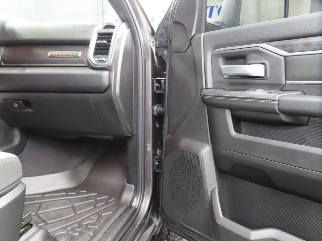 Used 2024 RAM 2500 Big Horn AWD/4WD image 33