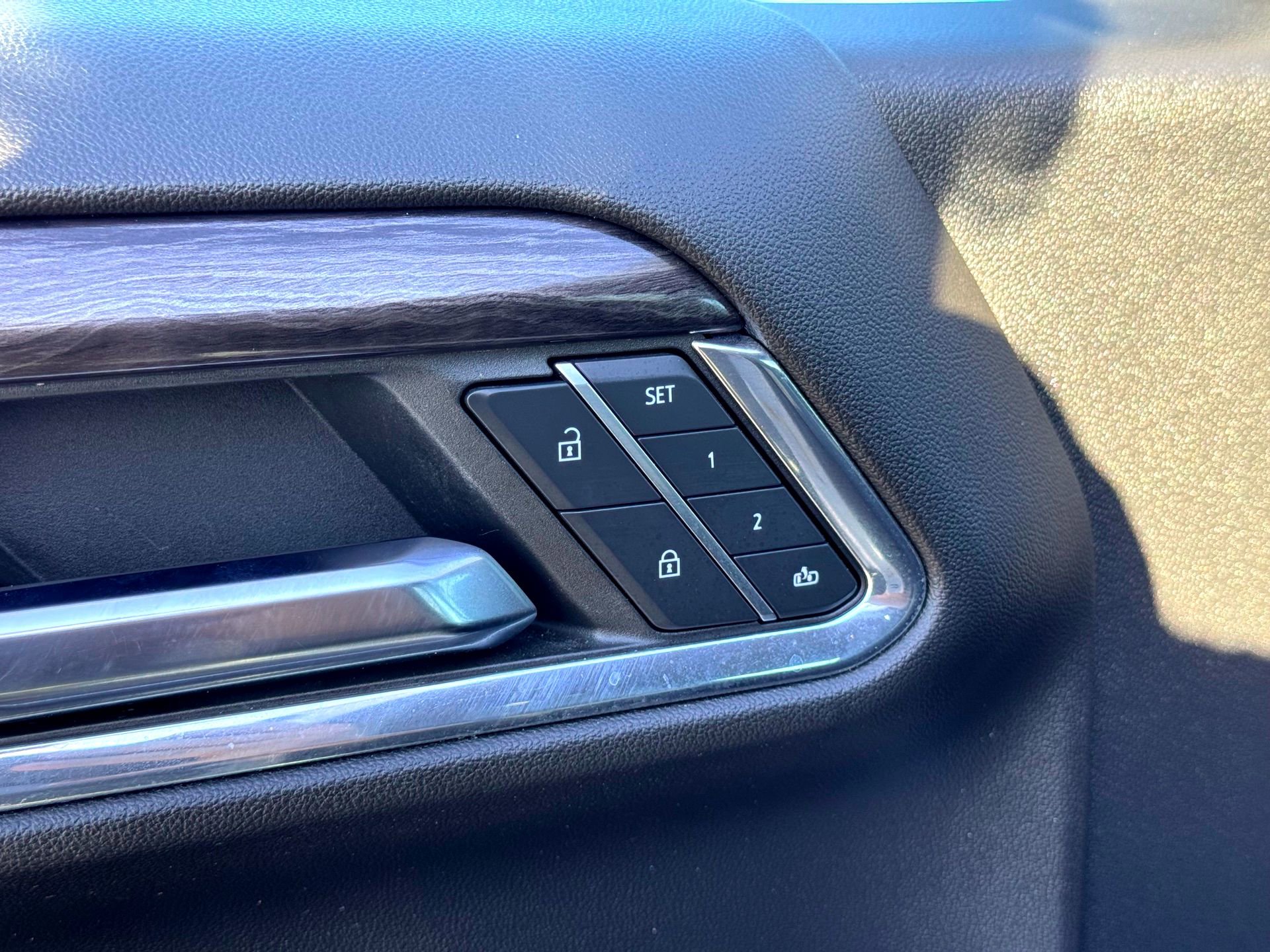 Used 2024 Chevrolet Silverado 1500 LTZ w/ LTZ Convenience Package II image 16