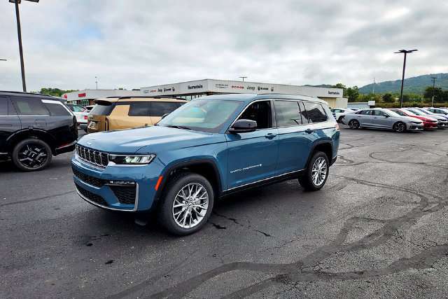 New 2027 Jeep Grand Cherokee L Limited AWD/4WD image 3