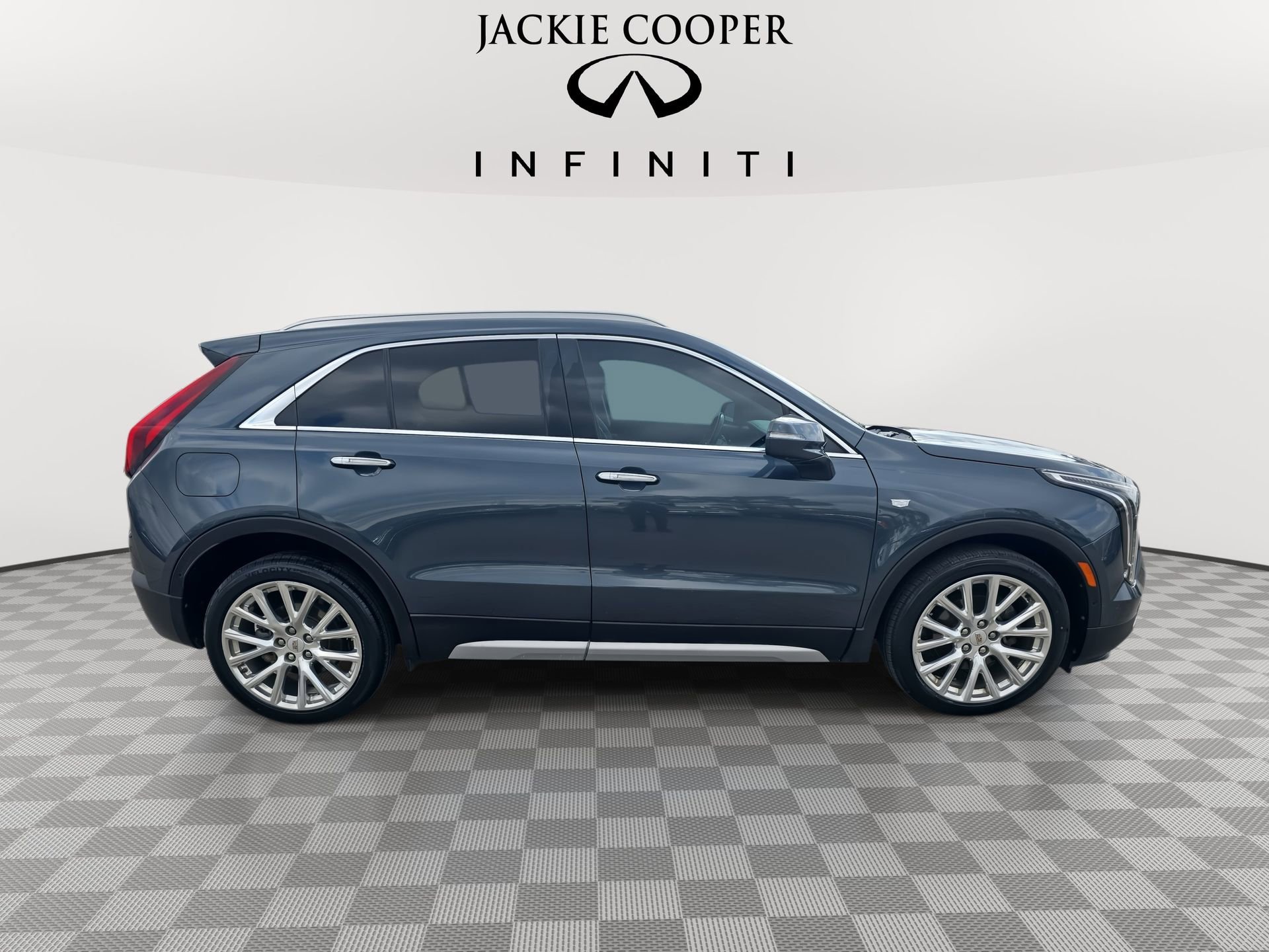 Used 2019 Cadillac XT4 Premium Luxury image 4