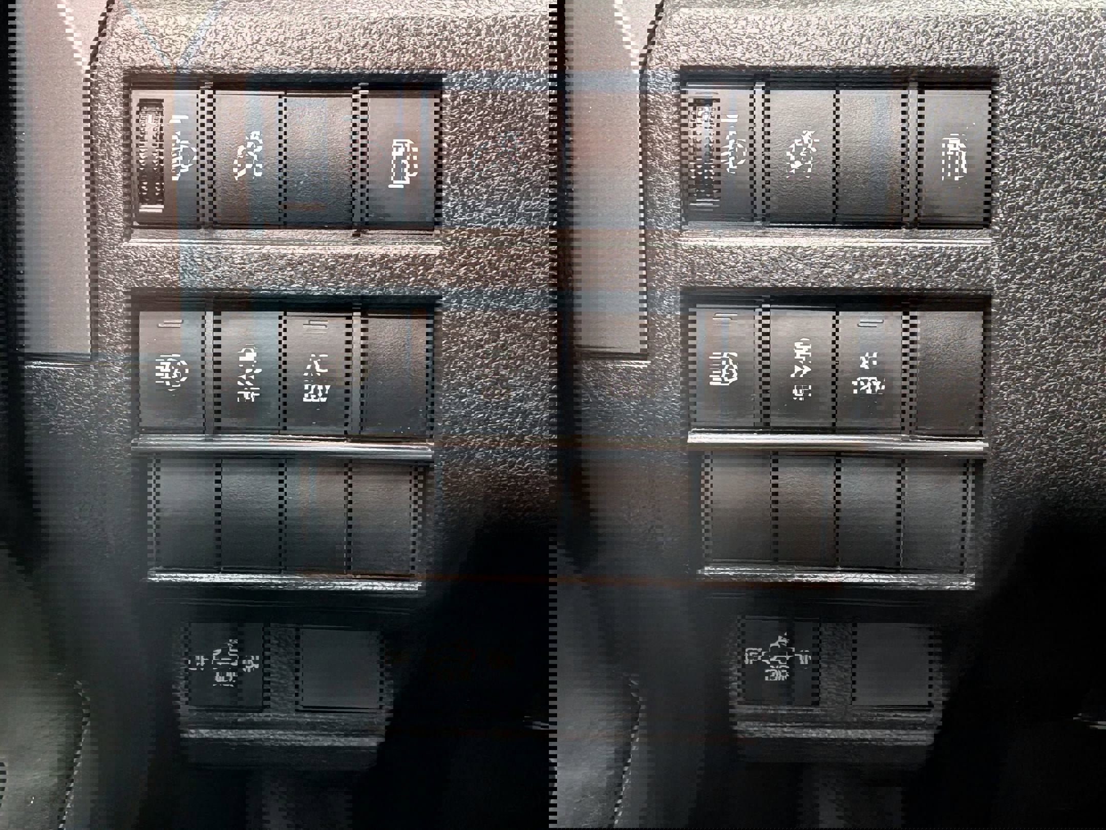 Used 2025 Toyota Tacoma TRD Off-Road image 18