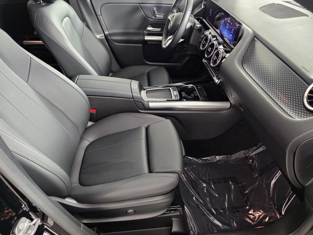 Certified 2025 Mercedes-Benz GLA 250 image 27