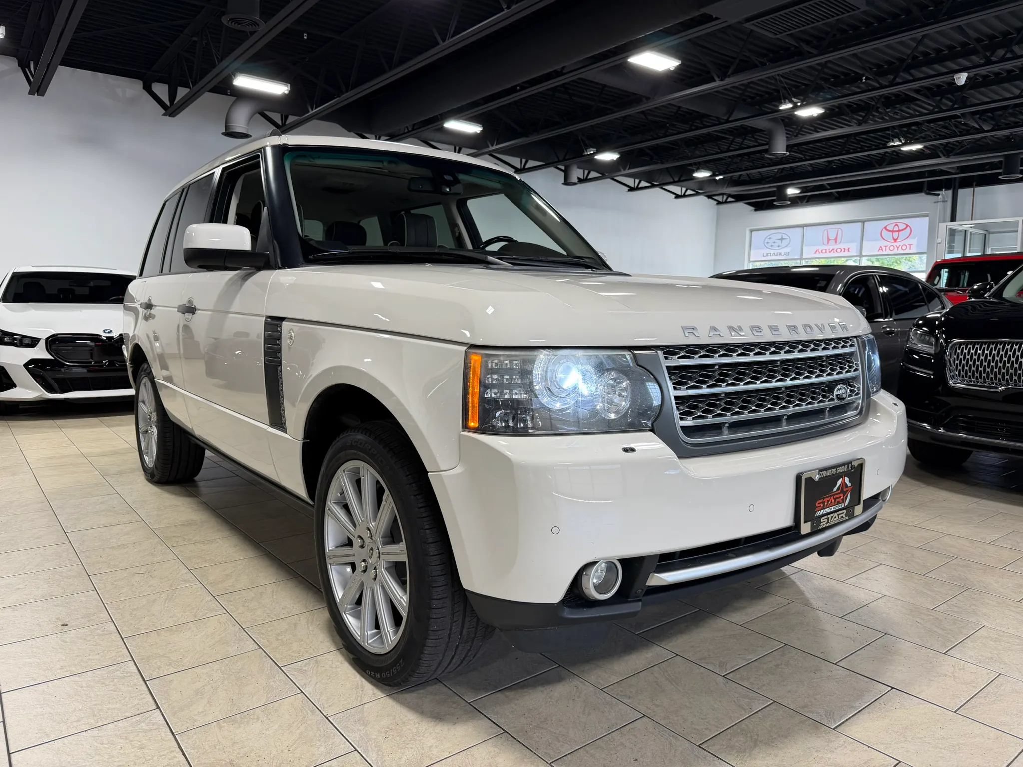 Used 2010 Land Rover Range Rover Supercharged AWD/4WD image 9