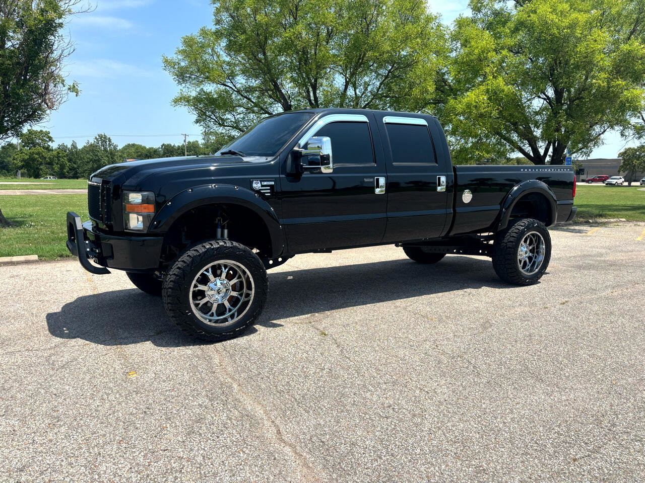 Used 2009 Ford F350 Harley-Davidson image 2