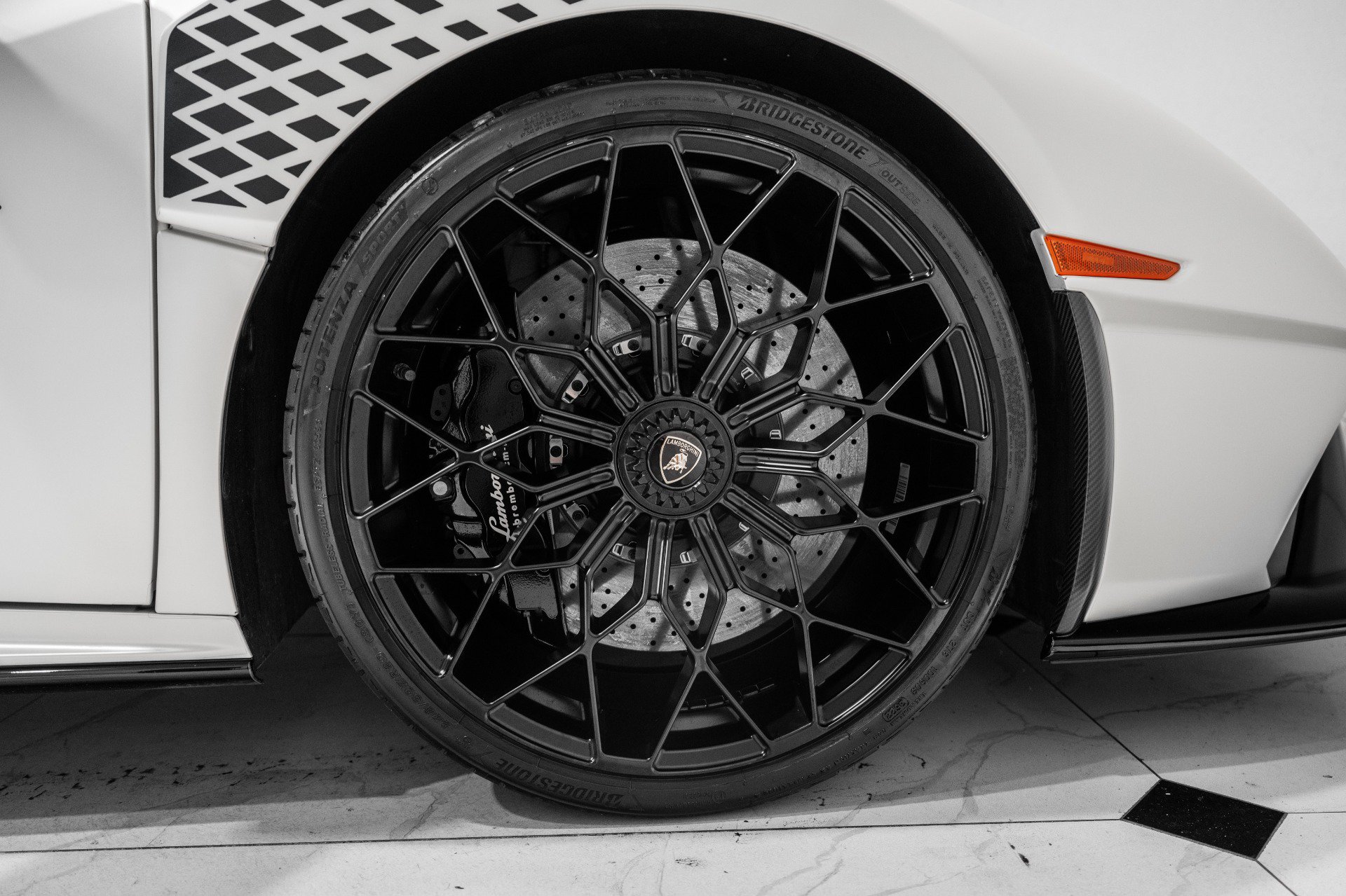 Used 2023 Lamborghini Huracan STO RWD image 16