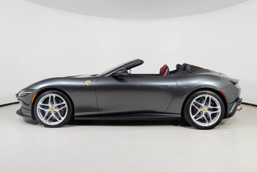 Used 2025 Ferrari Roma Spider image 3